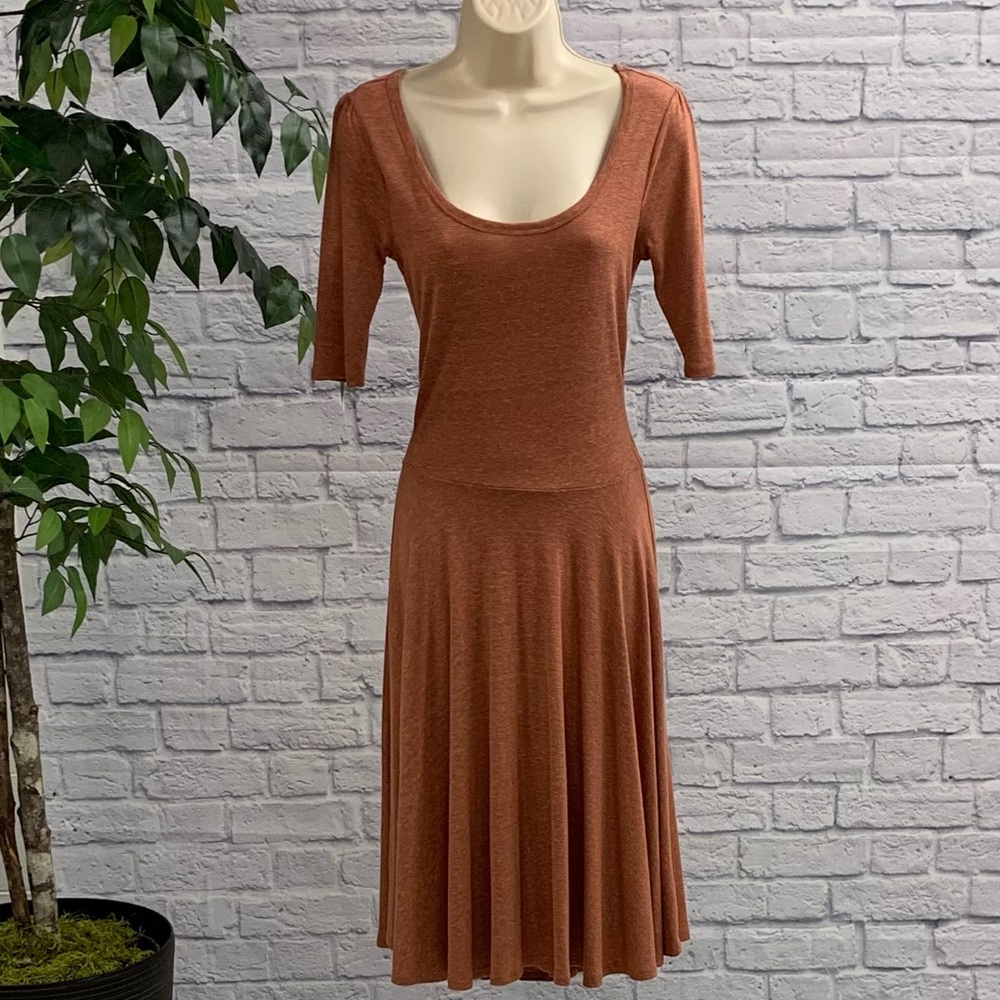 🌾 LuLaRoe Rust Brown Scoop Neck Midi Dress – XS – 3/4 Sleeve Fit & Flare